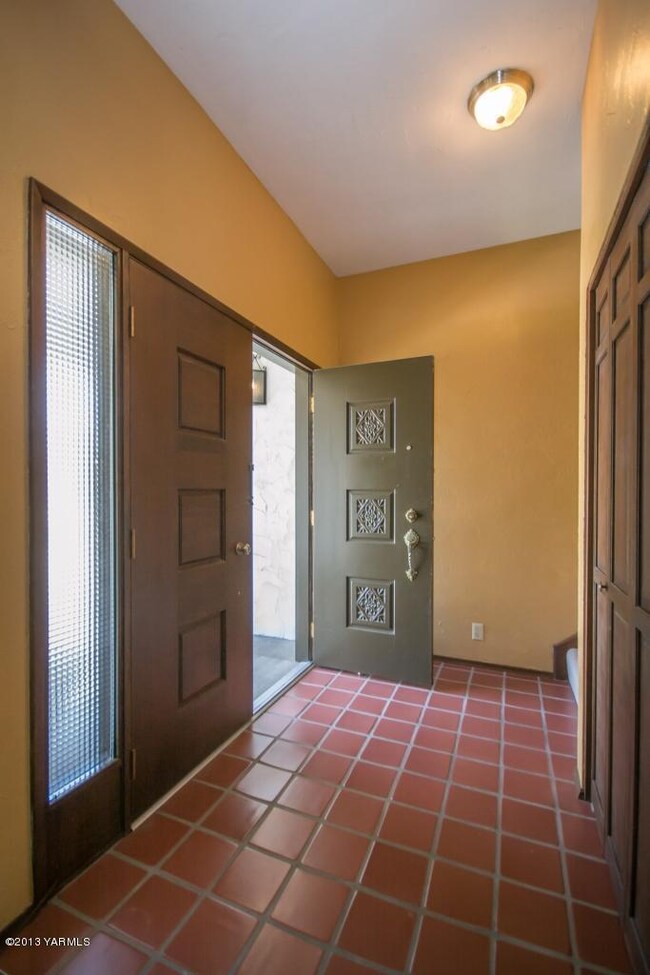Tiled Entryway