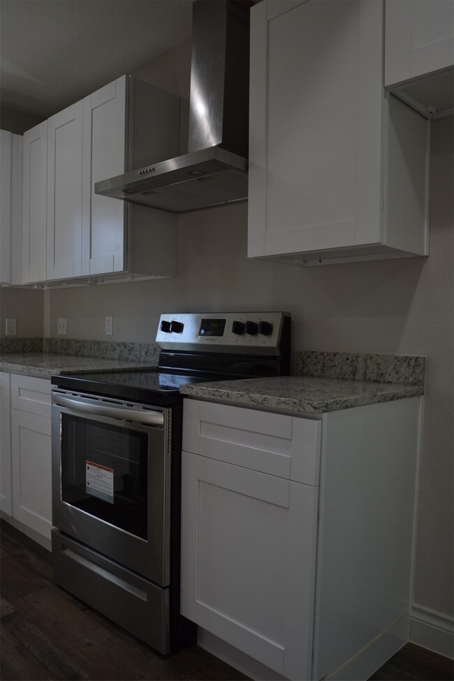 9208 Firnat St, Houston, TX 77016 - photo 6