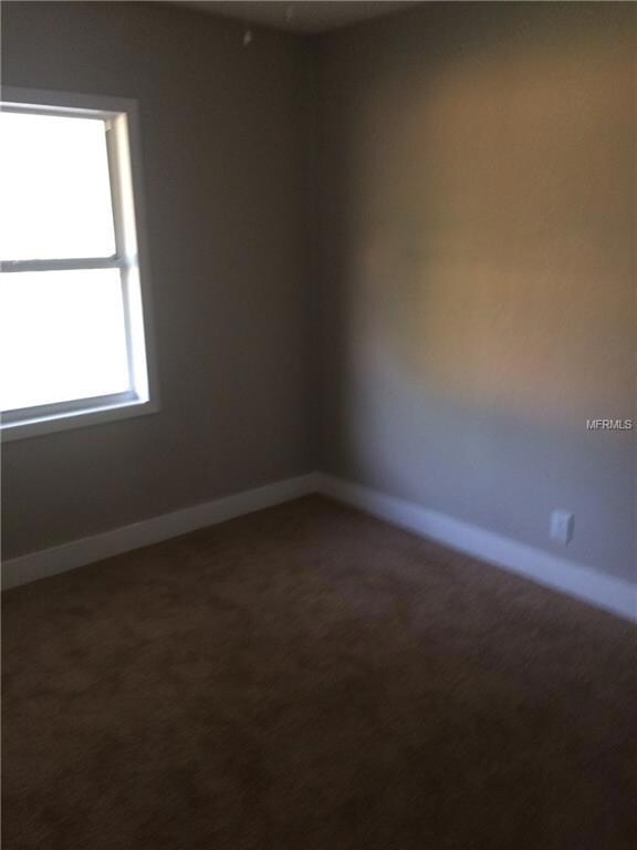 39014 Kirkland Dr, Zephyrhills, FL 33542 - photo 7