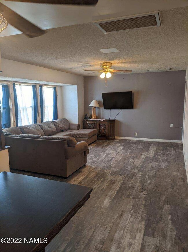 109 E Mahoney St, Winslow, AZ 86047 - photo 7