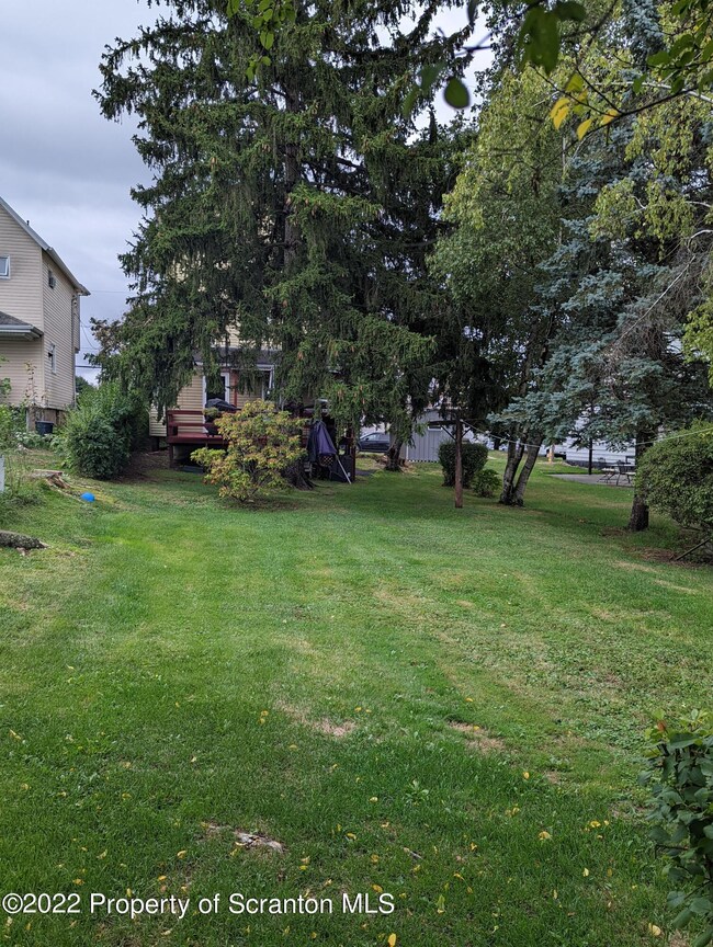 503 Throop St, Dunmore, PA 18512 - photo 2