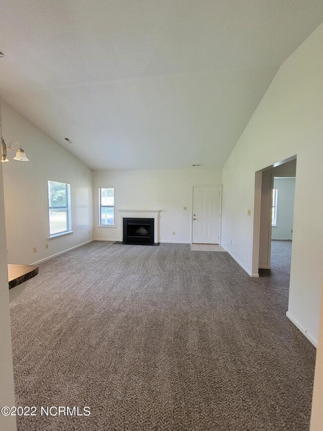 1801 Countrywood Blvd, Jacksonville, NC 28540 - photo 3