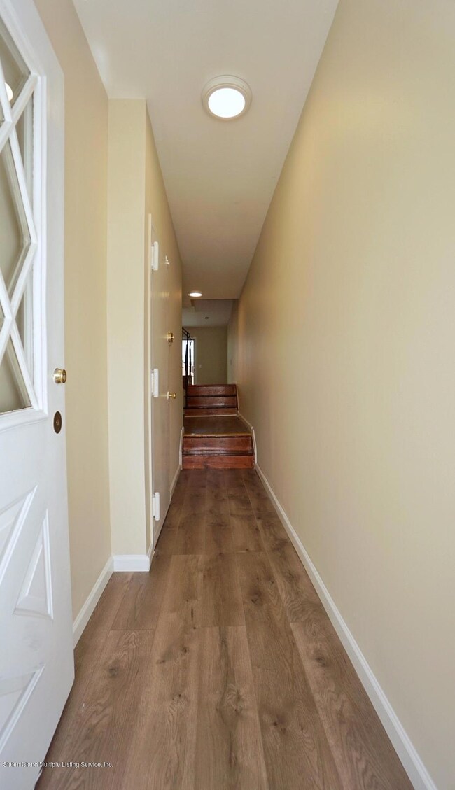 (2) ENTRY FOYER