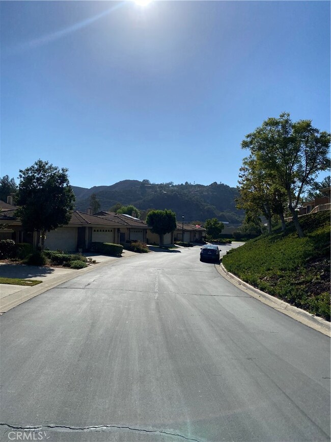 8559 Circle r Valley Ln, Escondido, CA 92026 - photo 3