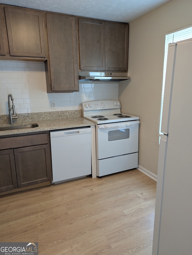 1944 Terri Meyer Dr SE, Smyrna, GA 30080 - photo 2