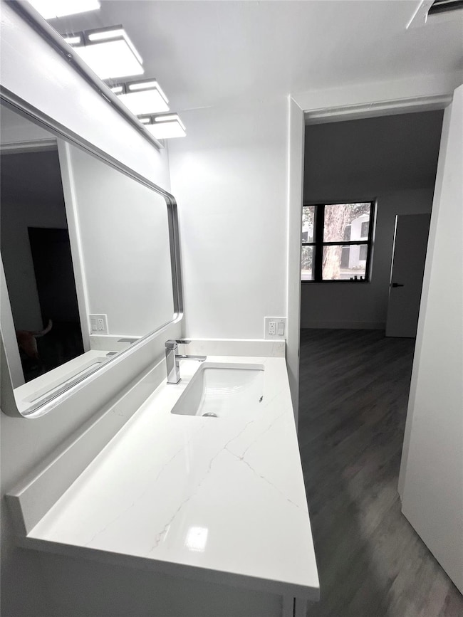 214 Lake Pointe Dr unit 103, Oakland Park, FL 33309 - photo 4