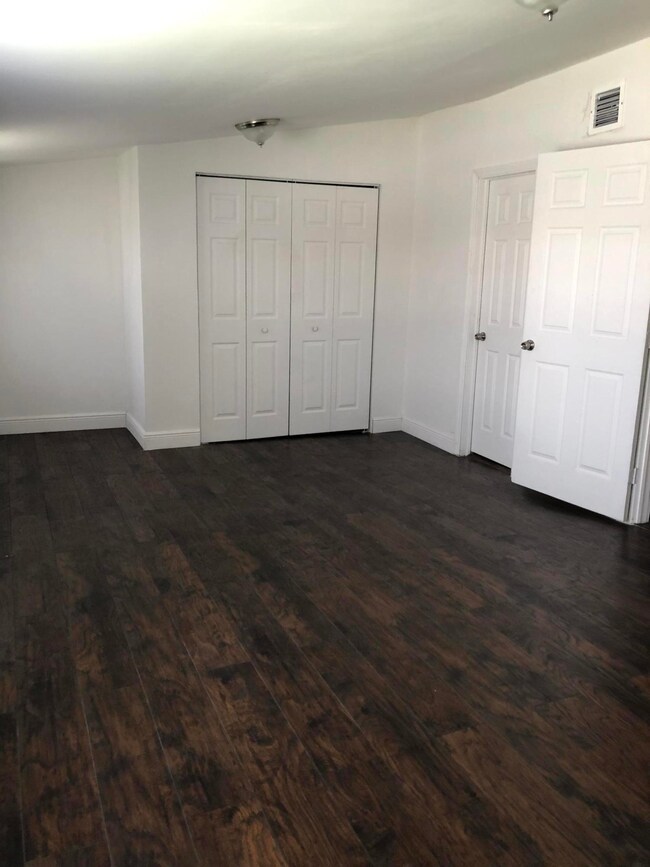 2212 Division Ave, West Palm Beach, FL 33407 - photo 6