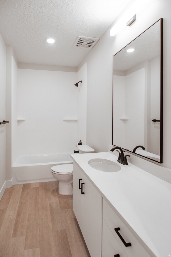 346 E 200 S unit A207, Moab, UT 84532 - photo 5