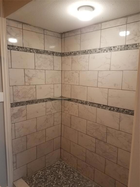 912 Russell Ln, Bedford, TX 76022 - photo 3