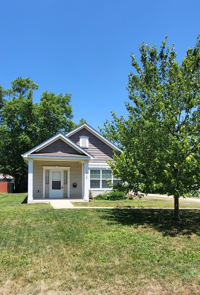 1726 Sale Rd, Columbus, OH 43224 - photo 2