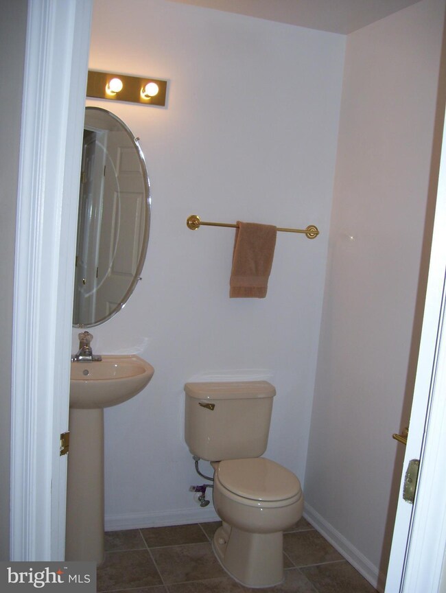 8318 Bluebird Way unit 20, Lorton, VA 22079 - photo 7