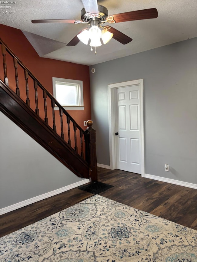 295 Circular St, Tiffin, OH 44883 - photo 4