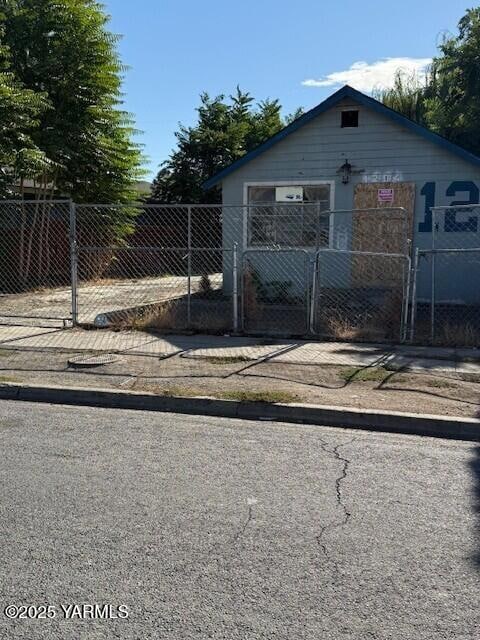 1204 Cherry Ave, Yakima, WA 98902 - photo 2