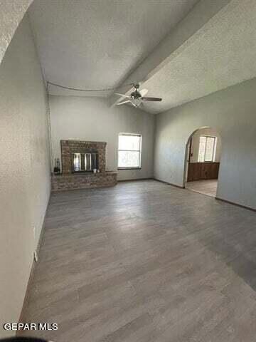 Living Area w Fireplace