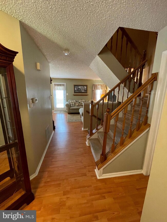 102 Kerry Lynn Ct, Williamstown, NJ 08094 - photo 3