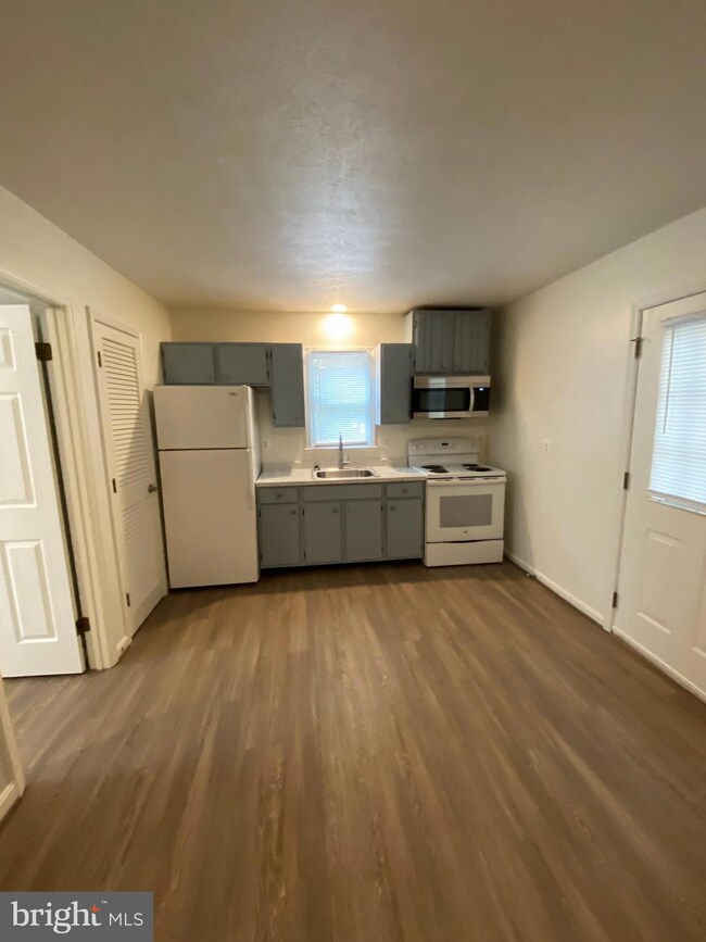 23970 Maypole Rd unit E, Leonardtown, MD 20650 - photo 4