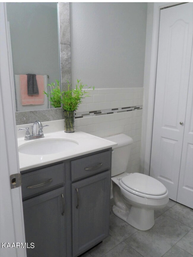 1F18DC66-A687-473B-8242-B8028BA7EBE3