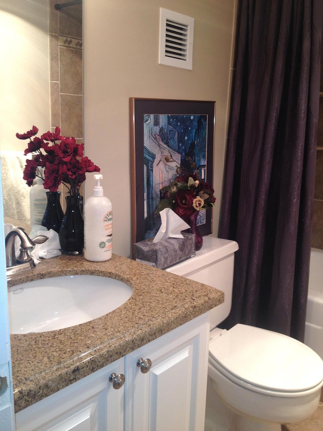 555 STUDIO VANITY
