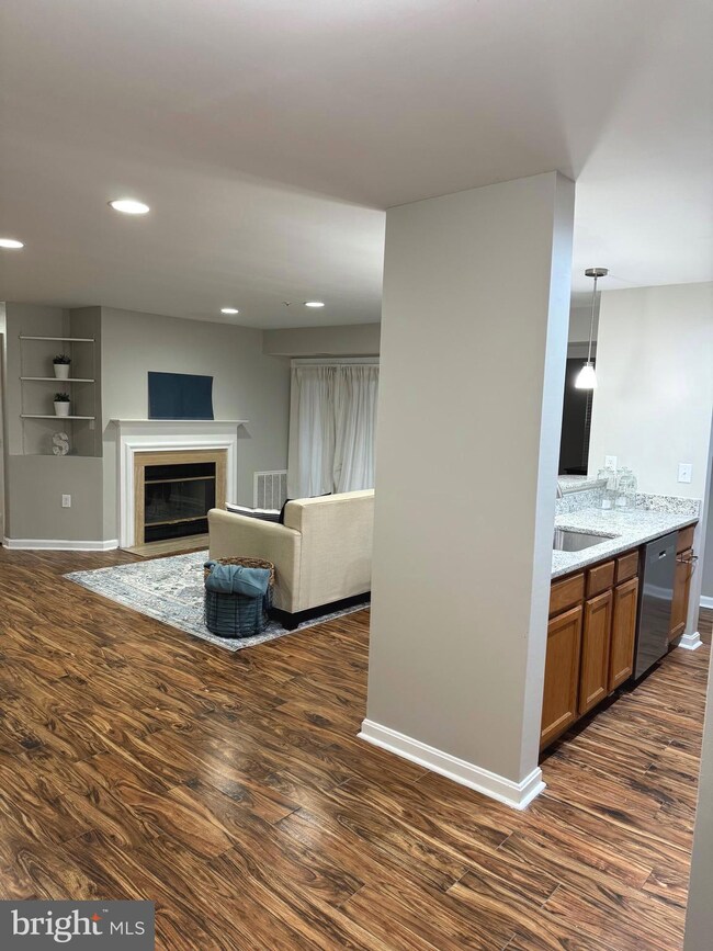 9605 Lake Pointe Ct unit 103, Upper Marlboro, MD 20774 - photo 2