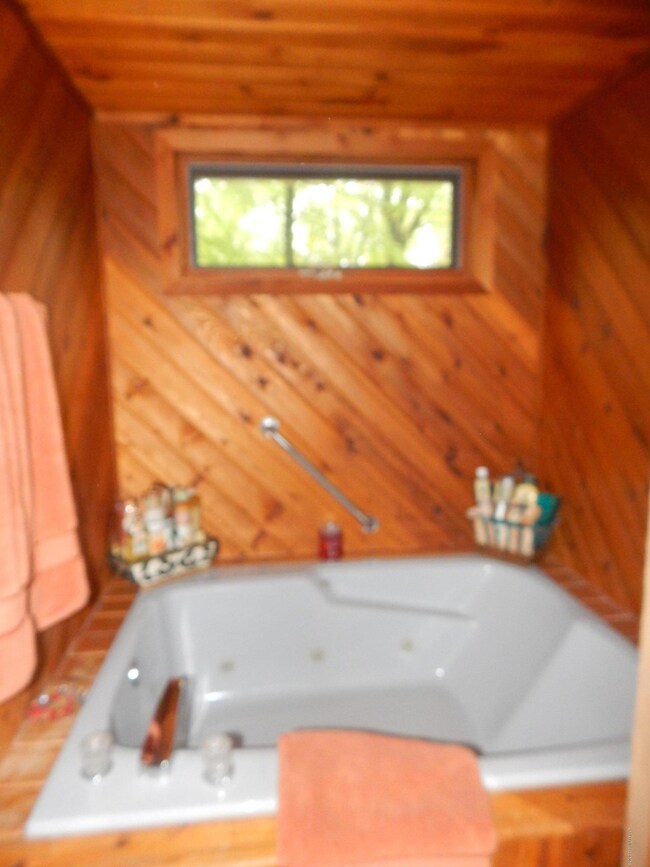 2180 Meadowlark Cir, Bushkill, PA 18324 - photo 3