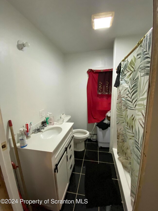 307 Geraldine Ct, Scranton, PA 18504 - photo 6