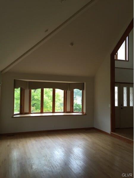 5071 Stansfield Dr, Zionsville, PA 18092 - photo 2