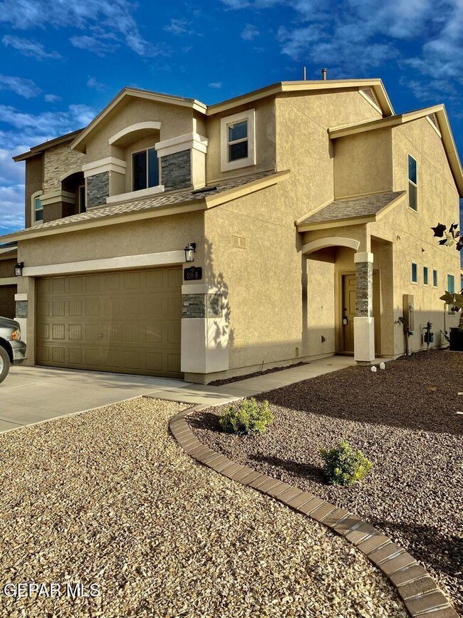 556 Sunset Valley Ave, Socorro, TX 79927 - photo 2