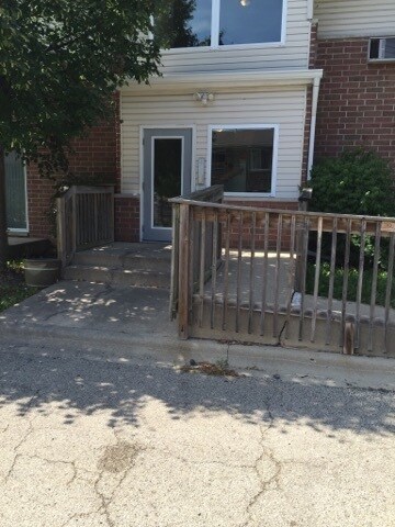 2909 Willow Ln unit 8, Zion, IL 60099 - photo 3