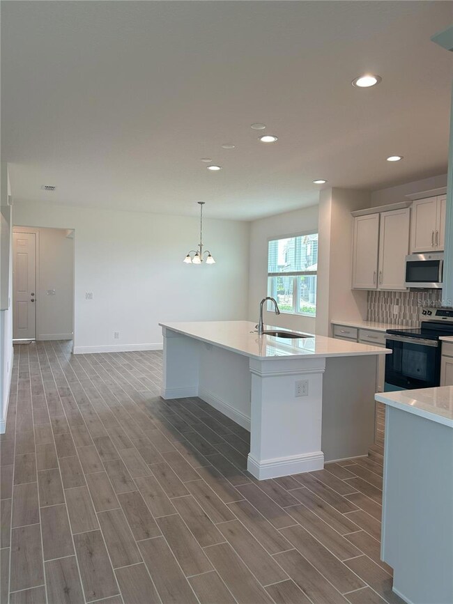 Kitchen / Dining Area