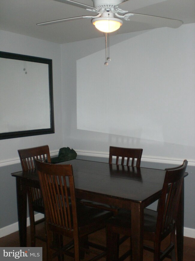 15 Canterbury Square unit 302, Alexandria, VA 22304 - photo 6