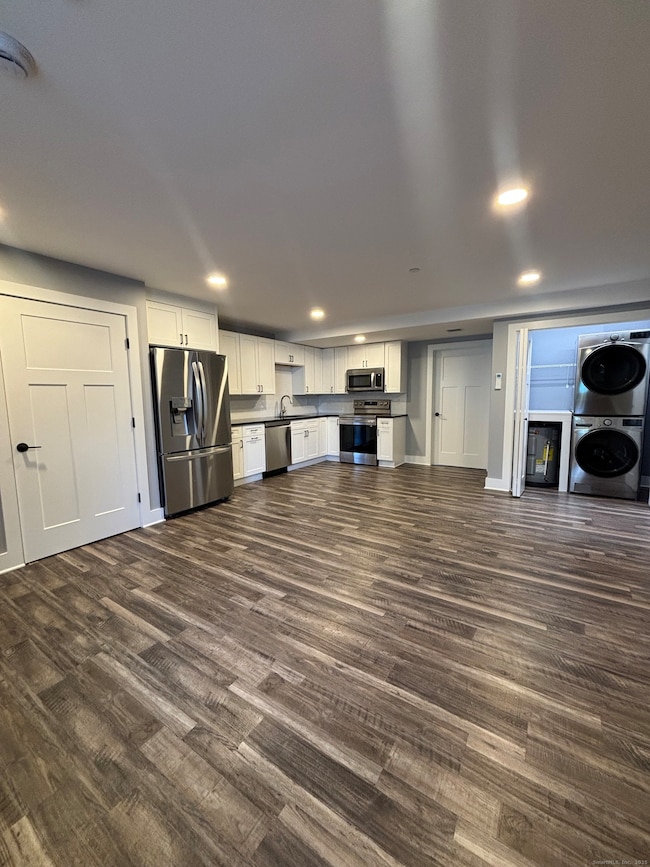 303 Norwich-New London Turnpike unit D, Montville, CT 06382 - photo 2