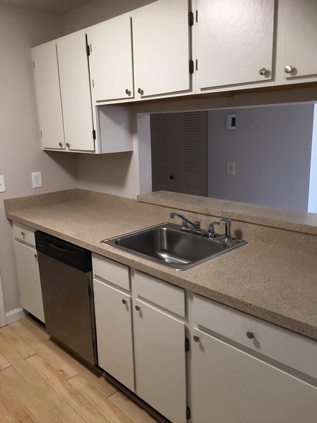 2 Galloway Rd unit 33, MerriMacK, NH 03054 - photo 7