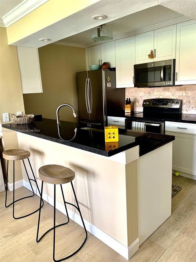 270 Cypress Point Dr, Palm Beach Gardens, FL 33418 - photo 6