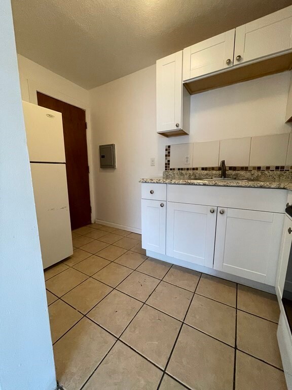 185 Lewis St unit 5, Lynn, MA 01902 - photo 6