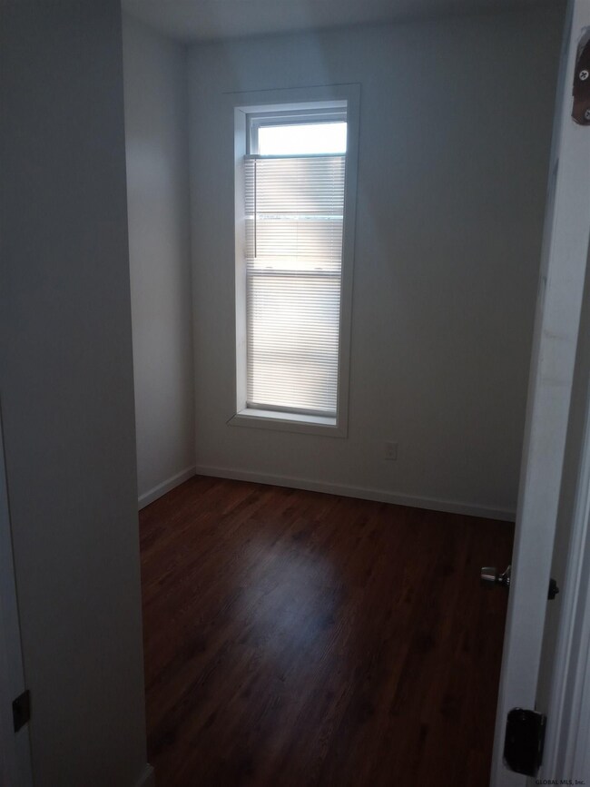 372 Clinton Ave, Albany, NY 12206 - photo 4