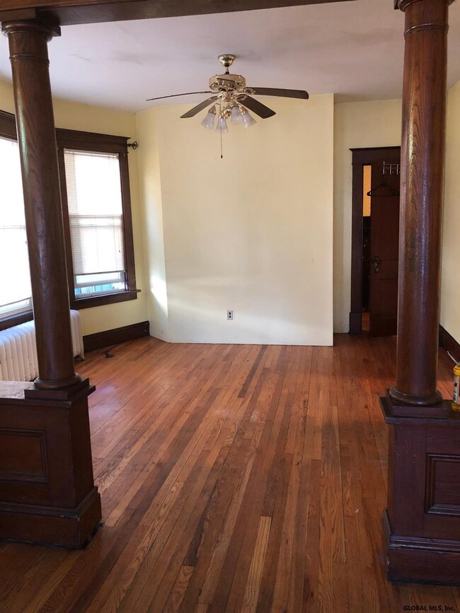 400 Leedale St, Albany, NY 12209 - photo 4