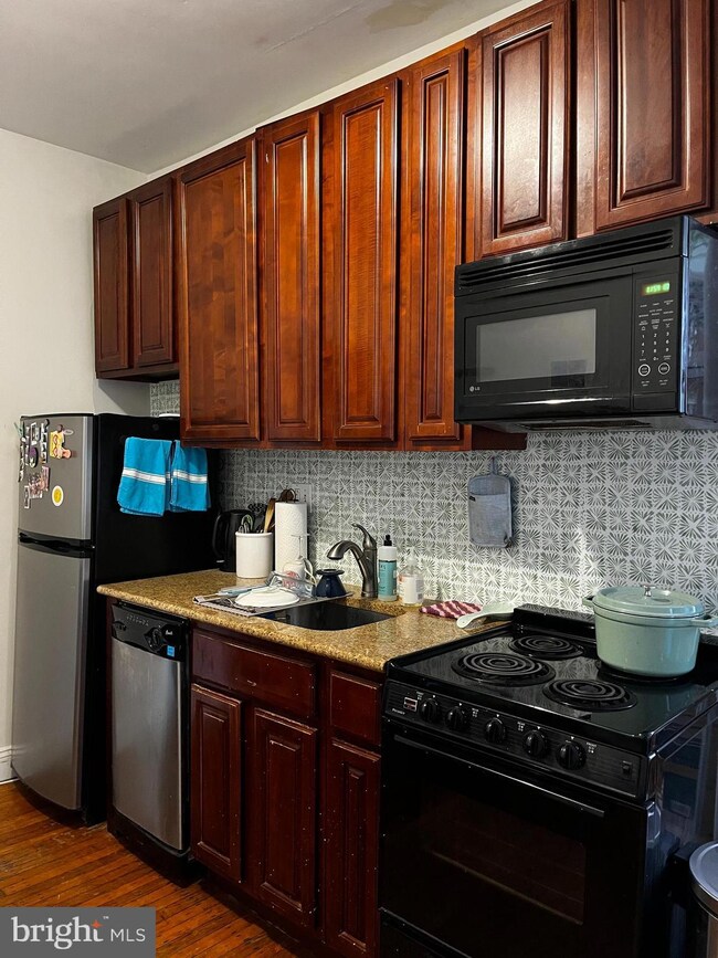 1512 N 17th St unit 2-B, Philadelphia, PA 19121 - photo 3