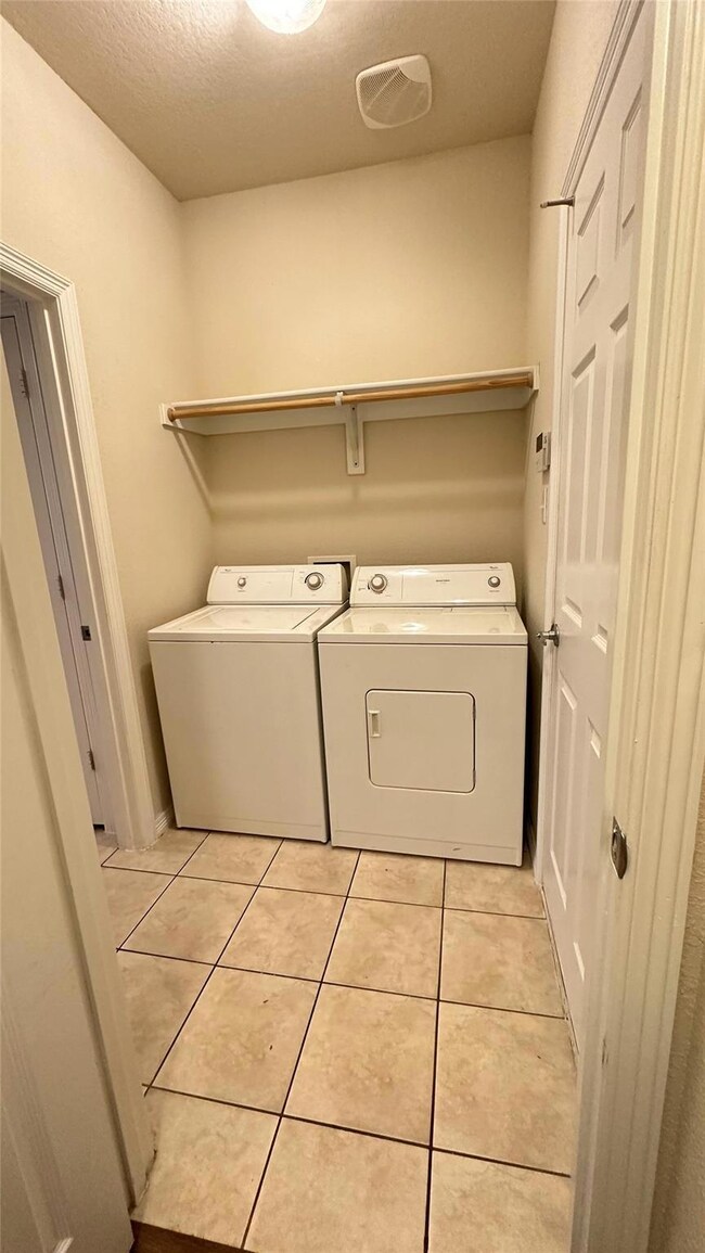 2305 Summer Brook Dr, Weatherford, TX 76087 - photo 5