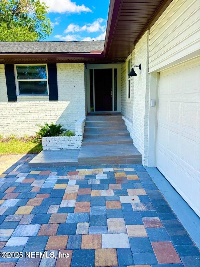 5609 Hyde Park Cir, Jacksonville, FL 32210 - photo 4