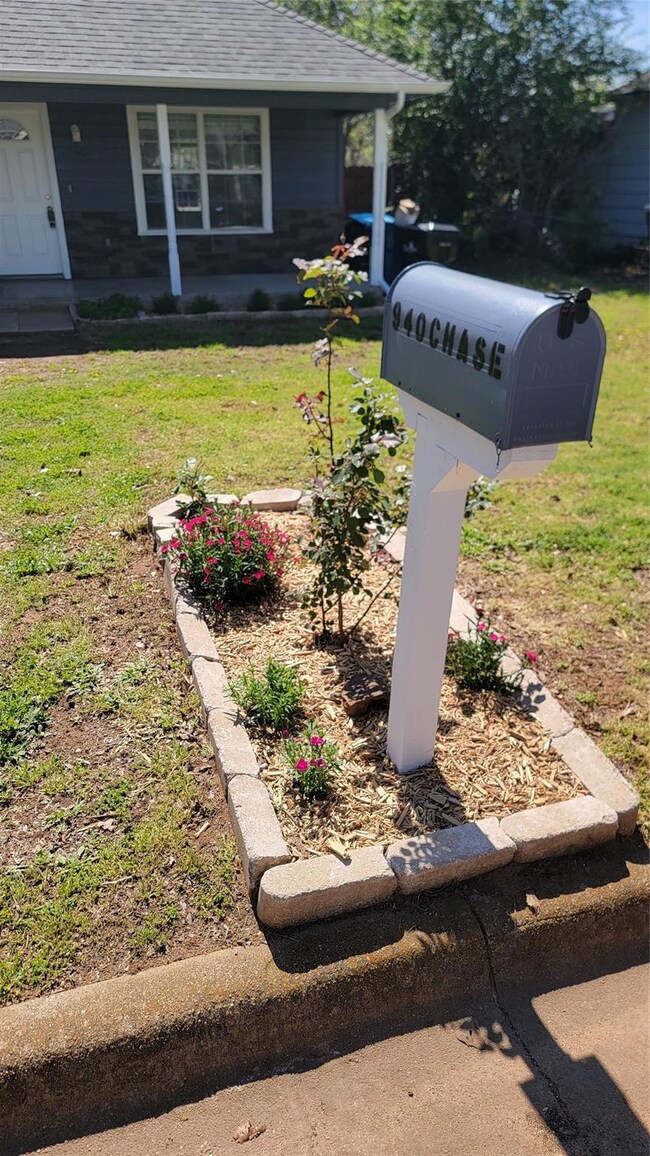 940 Chase St, Denison, TX 75020 - photo 4