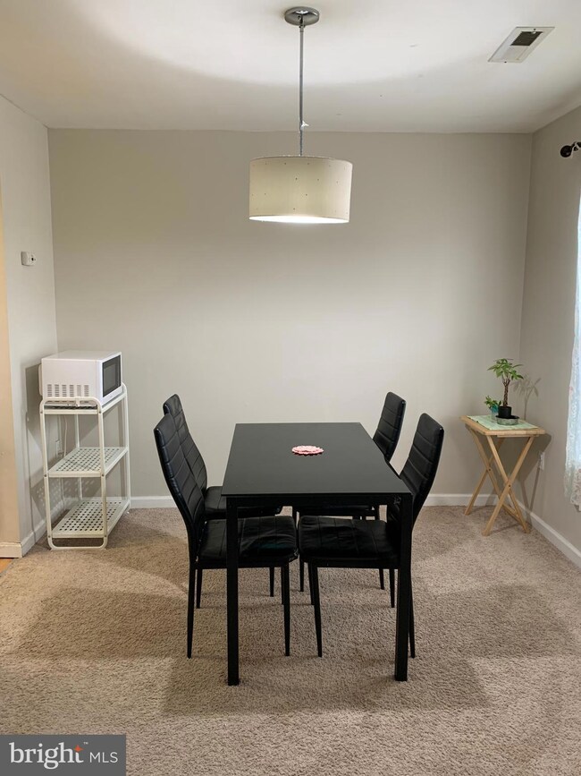 559 W Diamond Ave, Gaithersburg, MD 20877 - photo 5