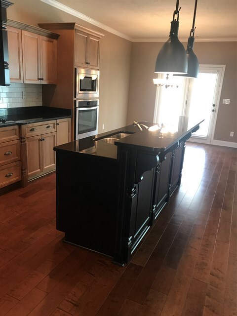 Custom Kitchen Cabinets
