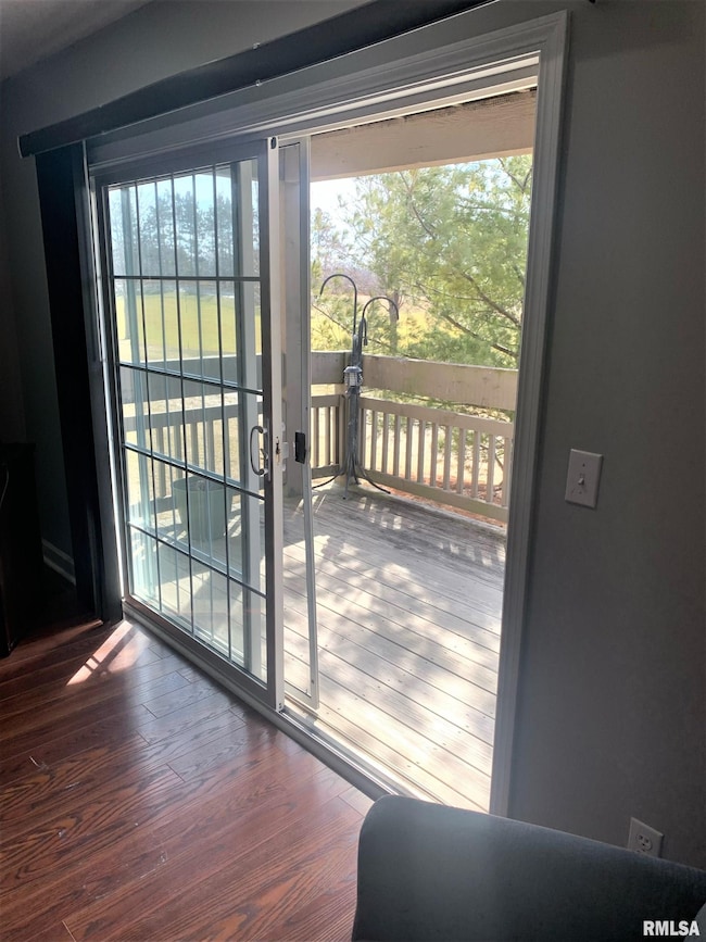 4577 N Thornhill Dr unit 102B, Peoria, IL 61615 - photo 3