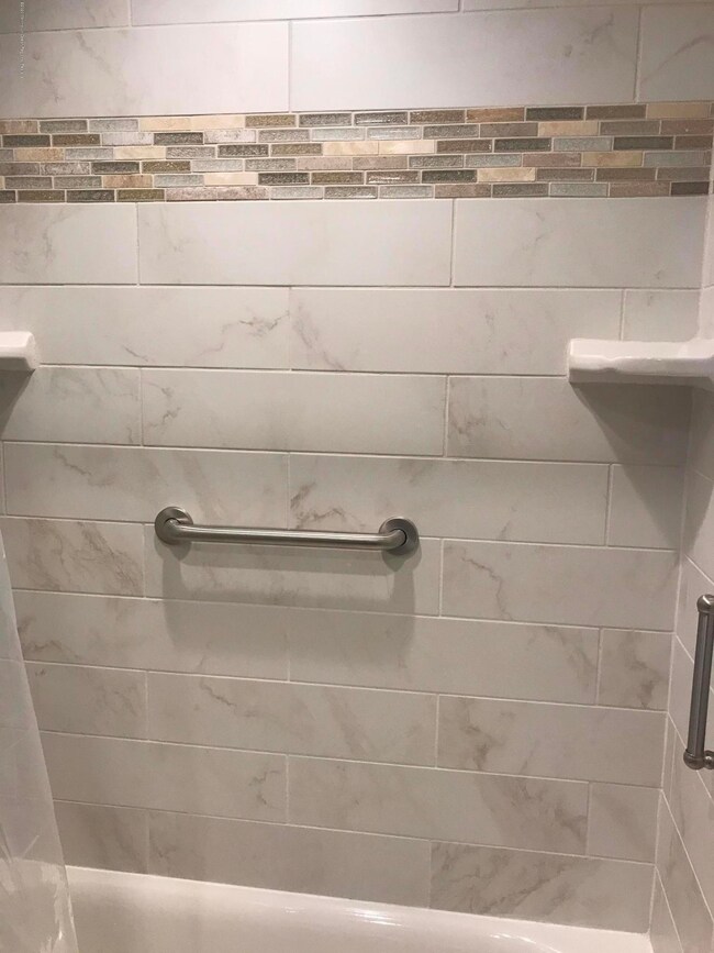 86C Empress Plaza unit A, Monroe Township, NJ 08831 - photo 4