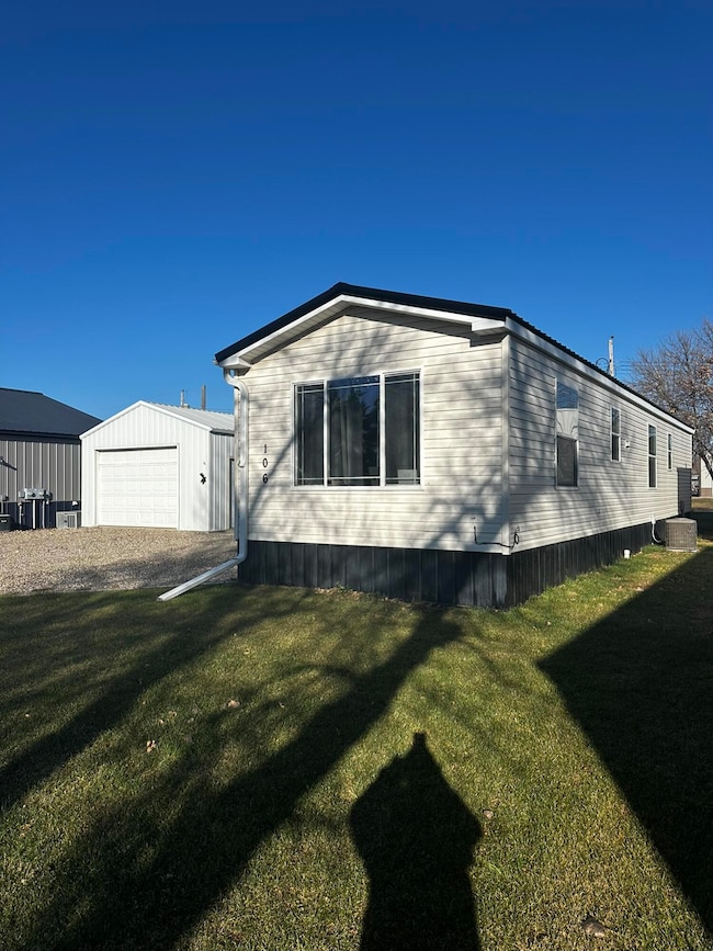 106 Skinner St, Selby, SD 57472 - photo 3