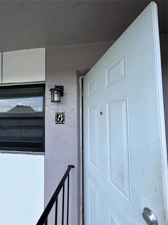 13241 SW 17th Ln unit 523, Miami, FL 33175 - photo 6