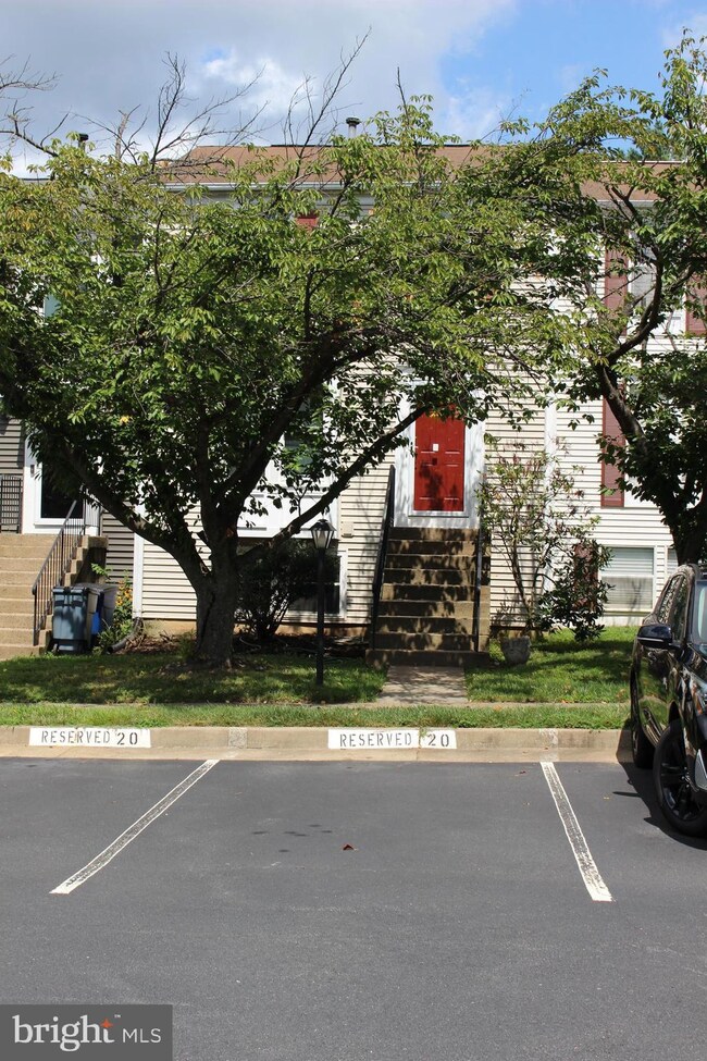 1743 Sundance Dr, Reston, VA 20194 - photo 2