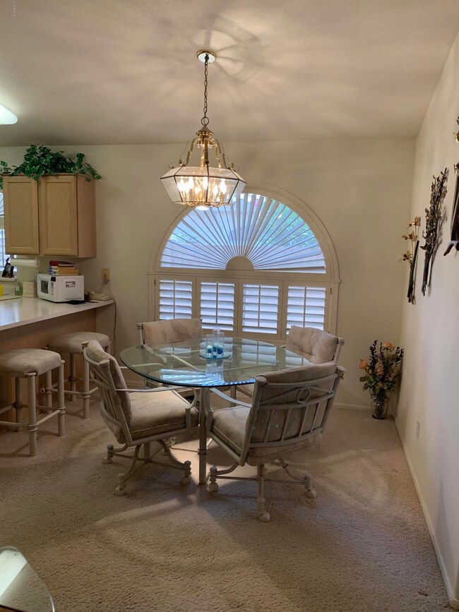Eat-in Kitchen