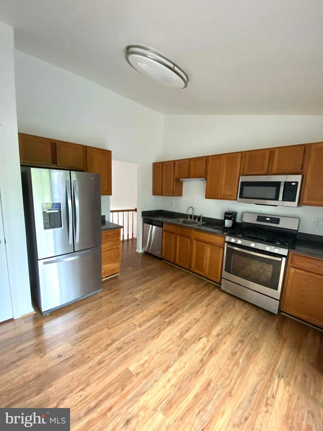 7600 Winslow Ct, Fredericksburg, VA 22407 - photo 4