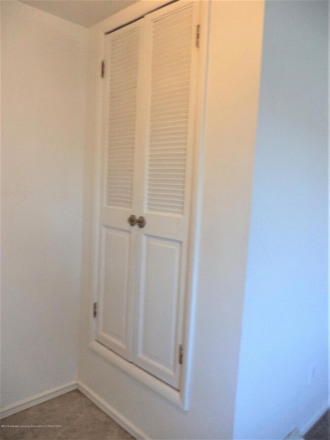 FOYER CLOSET